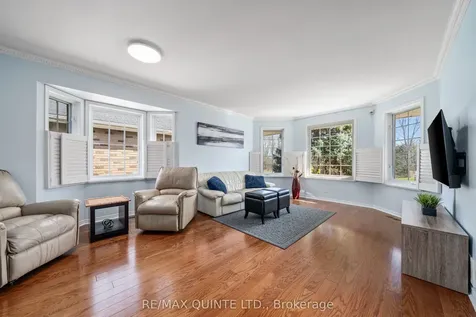 20 Oak Ridge Boulevard Belleville ON K8N 5W1