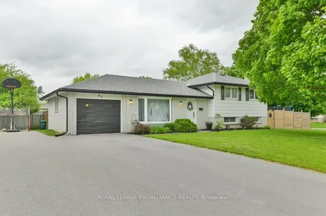 62 Village Drive Belleville ON K8P 4L5