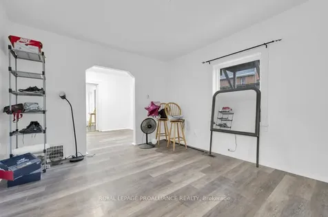 91 Bridge Street W Belleville ON K8P 1J4