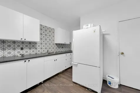 91 Bridge Street W Belleville ON K8P 1J4