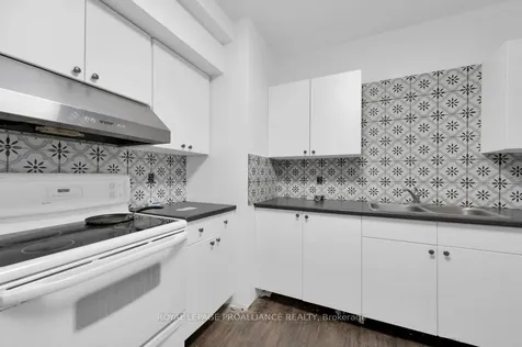 91 Bridge Street W Belleville ON K8P 1J4