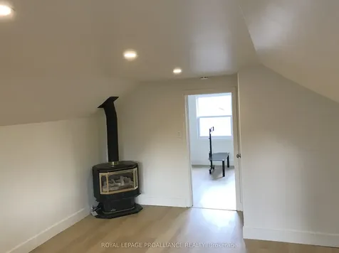 91 Bridge Street W Belleville ON K8P 1J4