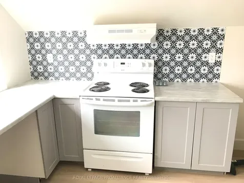 91 Bridge Street W Belleville ON K8P 1J4