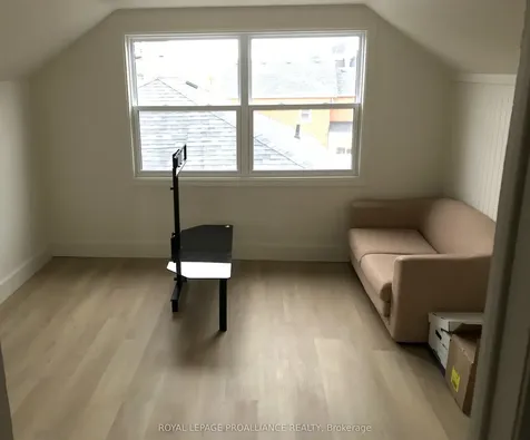 91 Bridge Street W Belleville ON K8P 1J4