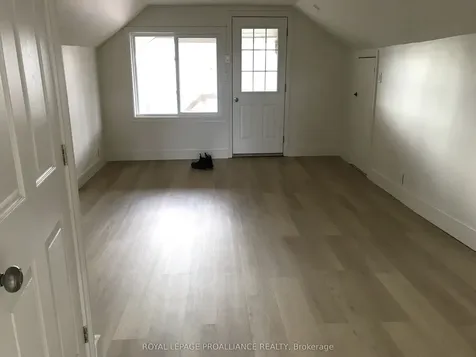 91 Bridge Street W Belleville ON K8P 1J4