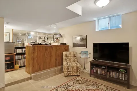 19 Haskell Road Cambridge ON N1P 1E3