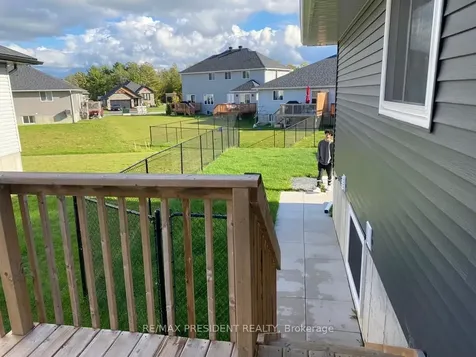 76 Cameron Crescent Cornwall ON K6K 0B7