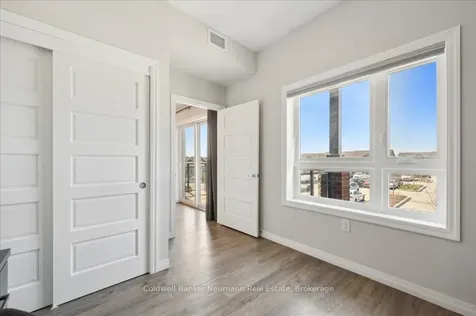 35 Kingsbury Square Guelph ON N1L 0J4