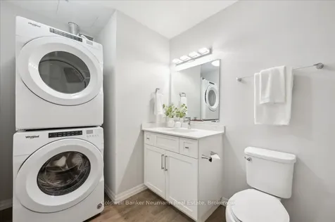 35 Kingsbury Square Guelph ON N1L 0J4