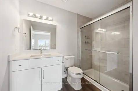35 Kingsbury Square Guelph ON N1L 0J4