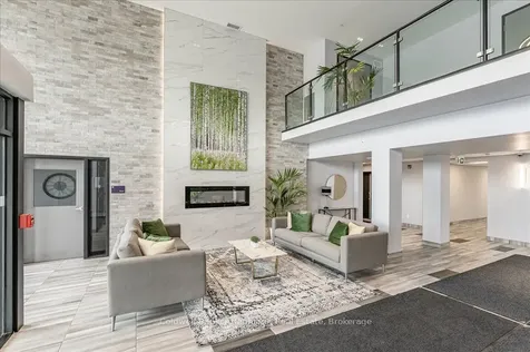 35 Kingsbury Square Guelph ON N1L 0J4