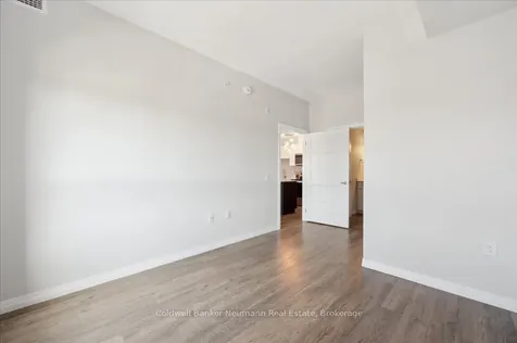 35 Kingsbury Square Guelph ON N1L 0J4