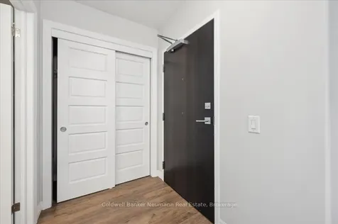 35 Kingsbury Square Guelph ON N1L 0J4