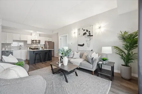 35 Kingsbury Square Guelph ON N1L 0J4