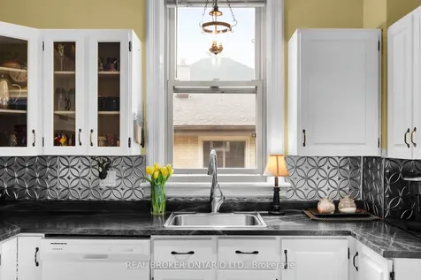 87 Mcmurray Street Bracebridge ON P1L 1R8