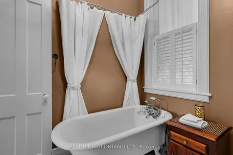 87 Mcmurray Street Bracebridge ON P1L 1R8