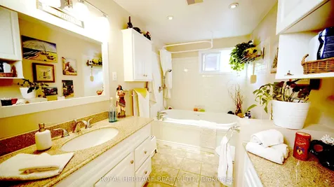 17 Briarwood Crescent Belleville ON K8N 5J6