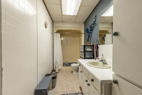 181 185 King Street North Middlesex ON N0M 2K0