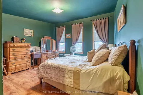 181 185 King Street North Middlesex ON N0M 2K0