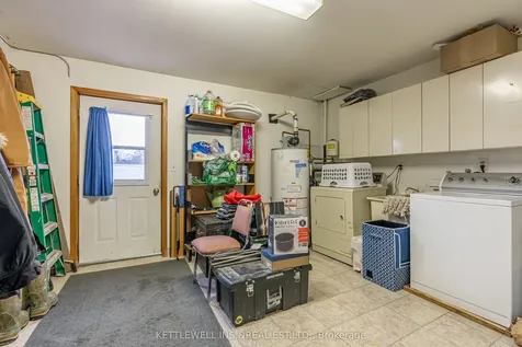 181 185 King Street North Middlesex ON N0M 2K0
