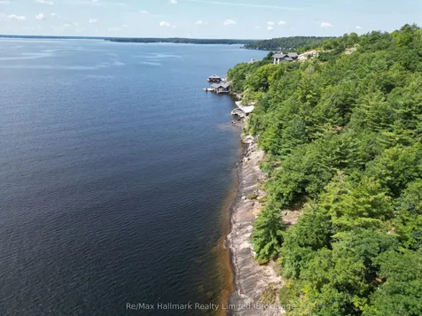 1091 Strawberry Lane Bracebridge ON P1L 1X2