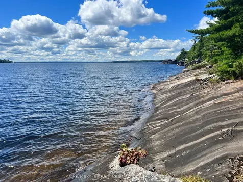 1091 Strawberry Lane Bracebridge ON P1L 1X2