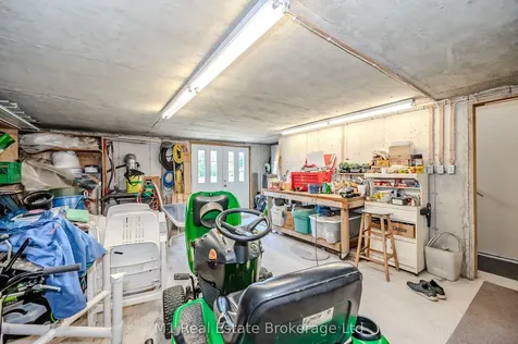 8682 9 Side Road Centre Wellington ON N0B 1J0