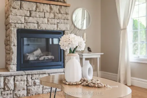 8682 9 Side Road Centre Wellington ON N0B 1J0