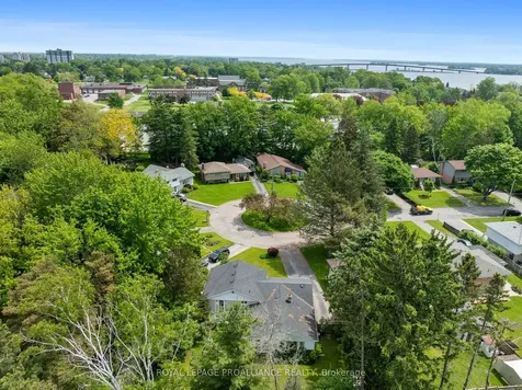 36 Applewood Drive Belleville ON K8P 4E2