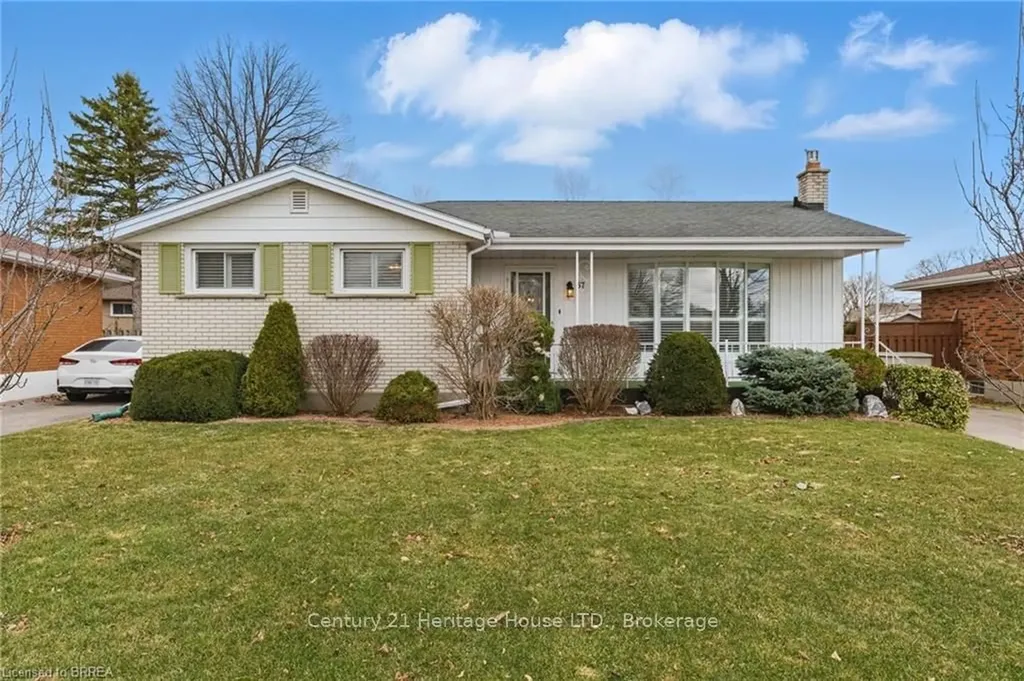 57 Cambridge Drive Brantford ON N3R 5E3