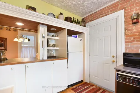 56 Murray Street Brockville ON K6V 2W7