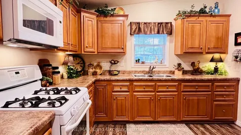 16 Sutton Drive Ashfield-colborne-wawanosh ON N7A 3Y3