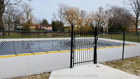 16 Sutton Drive Ashfield-colborne-wawanosh ON N7A 3Y3