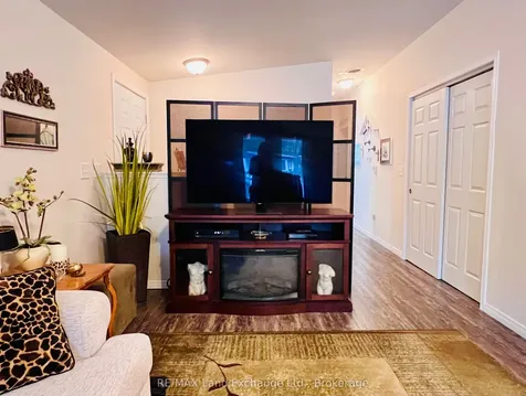 16 Sutton Drive Ashfield-colborne-wawanosh ON N7A 3Y3