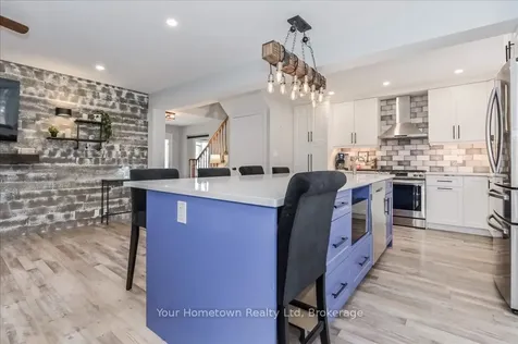 219 Elizabeth Crescent Centre Wellington ON N1M 3N1