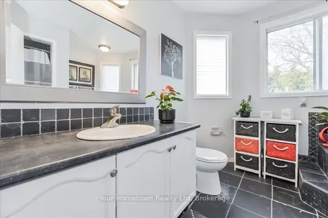 219 Elizabeth Crescent Centre Wellington ON N1M 3N1