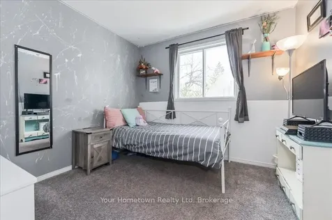 219 Elizabeth Crescent Centre Wellington ON N1M 3N1