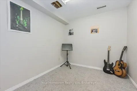 219 Elizabeth Crescent Centre Wellington ON N1M 3N1