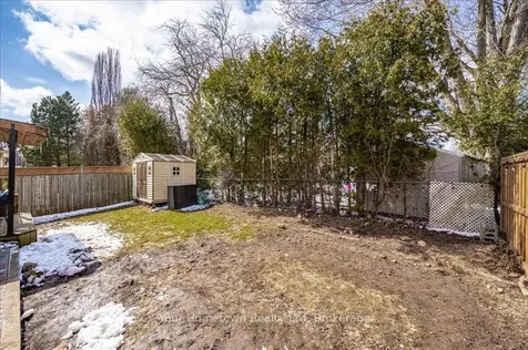 219 Elizabeth Crescent Centre Wellington ON N1M 3N1