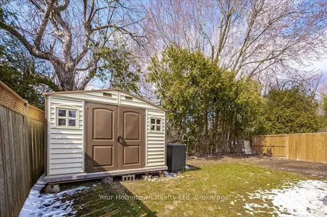 219 Elizabeth Crescent Centre Wellington ON N1M 3N1