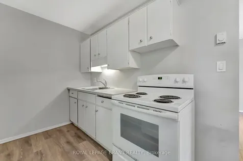 16 East Avenue Brantford ON N3S 3L1