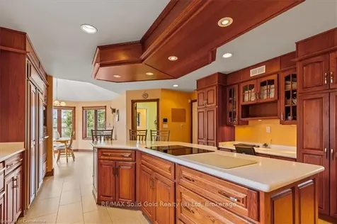 2 Hickory Hollow Brant ON N0E 1N0