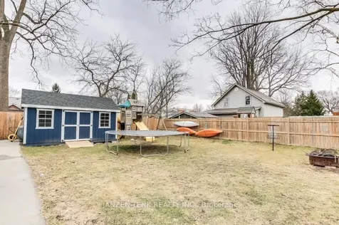 32 Street George Street Aylmer ON N5H 2M1