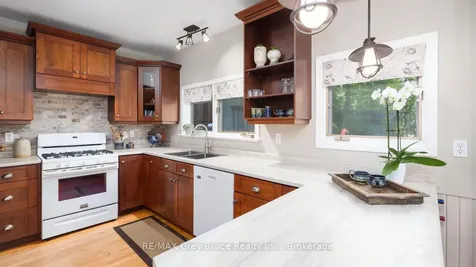 11 Shoreline Drive Northern Bruce Peninsula ON N0H 1Z0