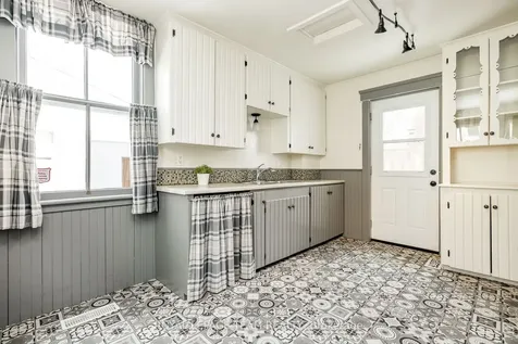 37 Orchard Street Brockville ON K6V 2J6