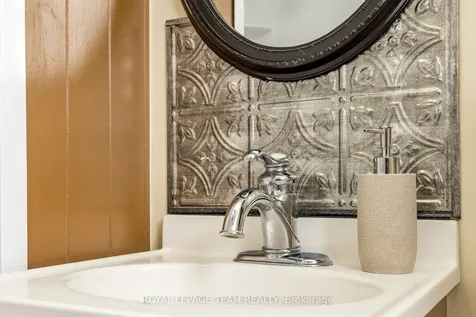 37 Orchard Street Brockville ON K6V 2J6