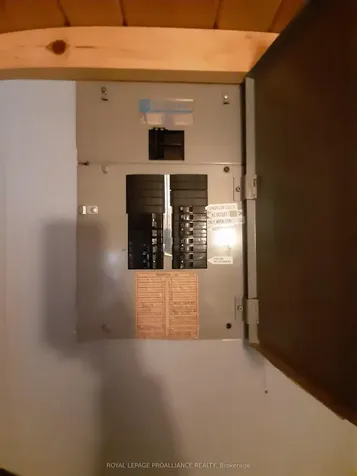 102 Mazinaw Lake N/a Addington Highlands ON K0H 1K0