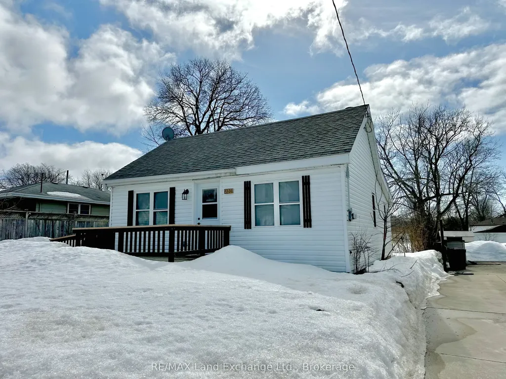 233 Macdonald Lane Saugeen Shores ON N0H 2L0