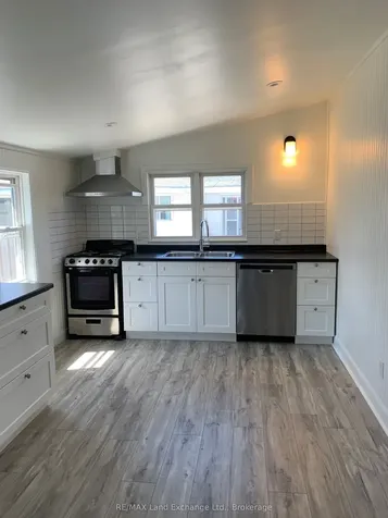 233 Macdonald Lane Saugeen Shores ON N0H 2L0