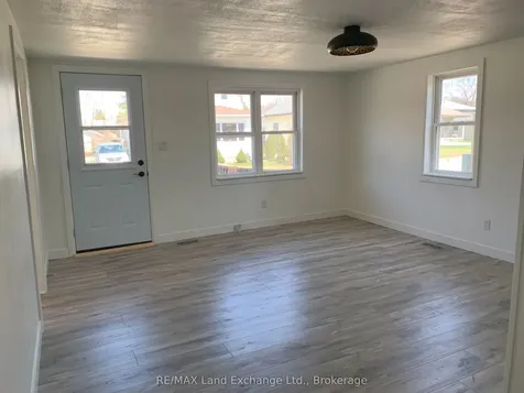 233 Macdonald Lane Saugeen Shores ON N0H 2L0